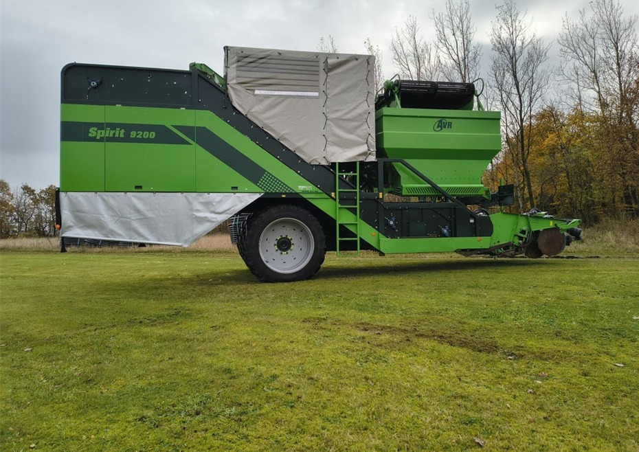 AVR Spirit 9200CR - Kombajn za krumpir: slika AVR Spirit 9200CR - Kombajn za krumpir AVR Spirit 9200CR - Kombajn za krumpir: slika AVR Spirit 9200CR - Kombajn za krumpir