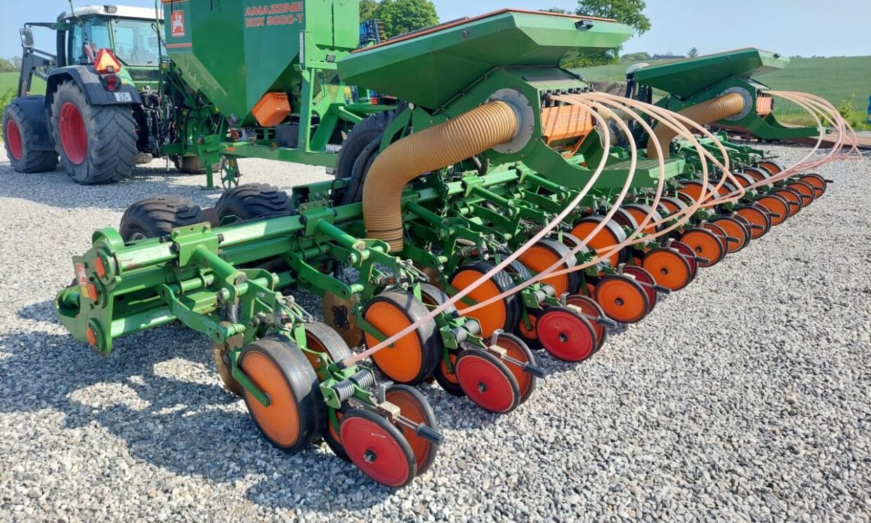 Amazone EDX 9000-T - 12 rækket - Precizna sijačica: slika Amazone EDX 9000-T - 12 rækket - Precizna sijačica Amazone EDX 9000-T - 12 rækket - Precizna sijačica: slika Amazone EDX 9000-T - 12 rækket - Precizna sijačica