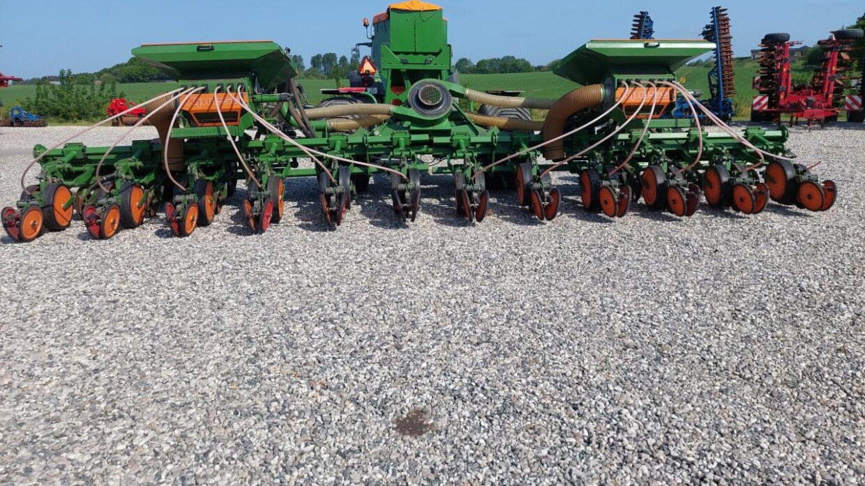 Amazone EDX 9000-T - 12 rækket - Precizna sijačica: slika Amazone EDX 9000-T - 12 rækket - Precizna sijačica Amazone EDX 9000-T - 12 rækket - Precizna sijačica: slika Amazone EDX 9000-T - 12 rækket - Precizna sijačica