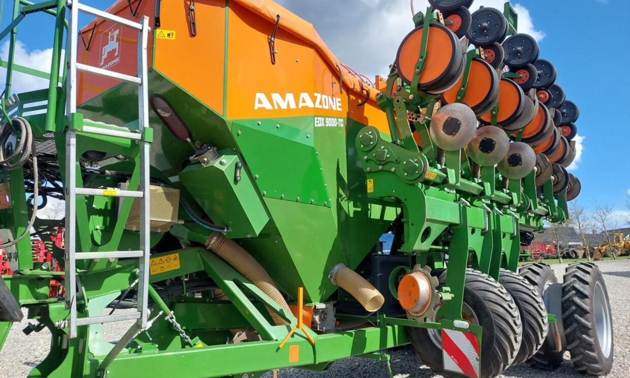 Amazone EDX 9000-TC MED GPS - Precizna sijačica: slika Amazone EDX 9000-TC MED GPS - Precizna sijačica Amazone EDX 9000-TC MED GPS - Precizna sijačica: slika Amazone EDX 9000-TC MED GPS - Precizna sijačica