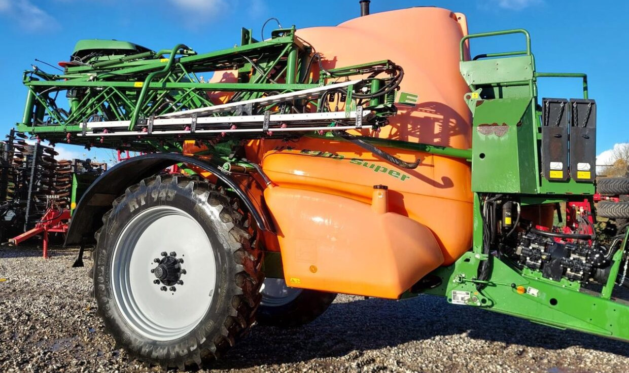 Amazone UX 6200 Super 30-24m - Vučena prskalica: slika Amazone UX 6200 Super 30-24m - Vučena prskalica Amazone UX 6200 Super 30-24m - Vučena prskalica: slika Amazone UX 6200 Super 30-24m - Vučena prskalica