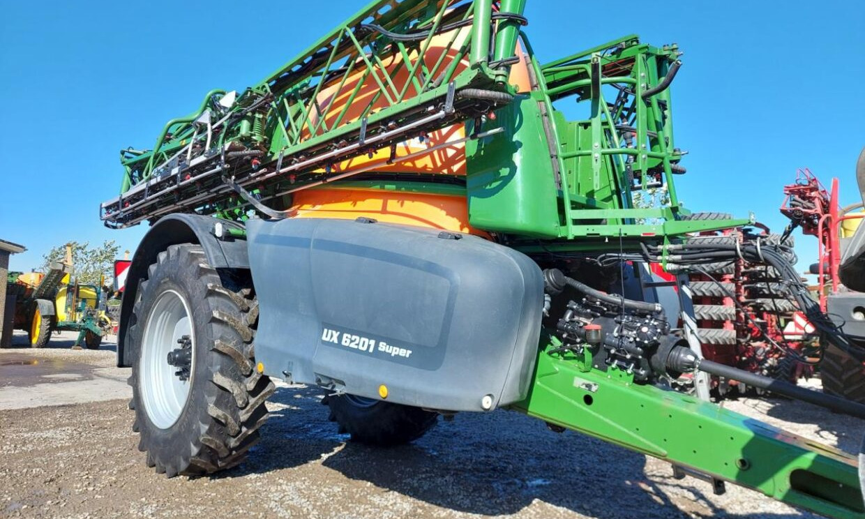 Amazone UX 6201 Super - 24-30-36m - Vučena prskalica: slika Amazone UX 6201 Super - 24-30-36m - Vučena prskalica Amazone UX 6201 Super - 24-30-36m - Vučena prskalica: slika Amazone UX 6201 Super - 24-30-36m - Vučena prskalica