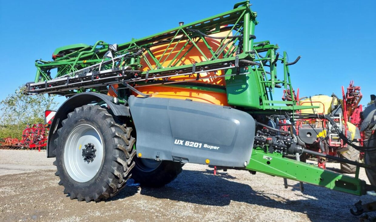 Amazone UX 6201 Super - 24-30-36m - Vučena prskalica: slika Amazone UX 6201 Super - 24-30-36m - Vučena prskalica Amazone UX 6201 Super - 24-30-36m - Vučena prskalica: slika Amazone UX 6201 Super - 24-30-36m - Vučena prskalica