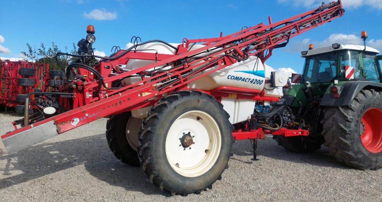 Bargam COMPACT 4200 -28M - Vučena prskalica: slika Bargam COMPACT 4200 -28M - Vučena prskalica Bargam COMPACT 4200 -28M - Vučena prskalica: slika Bargam COMPACT 4200 -28M - Vučena prskalica