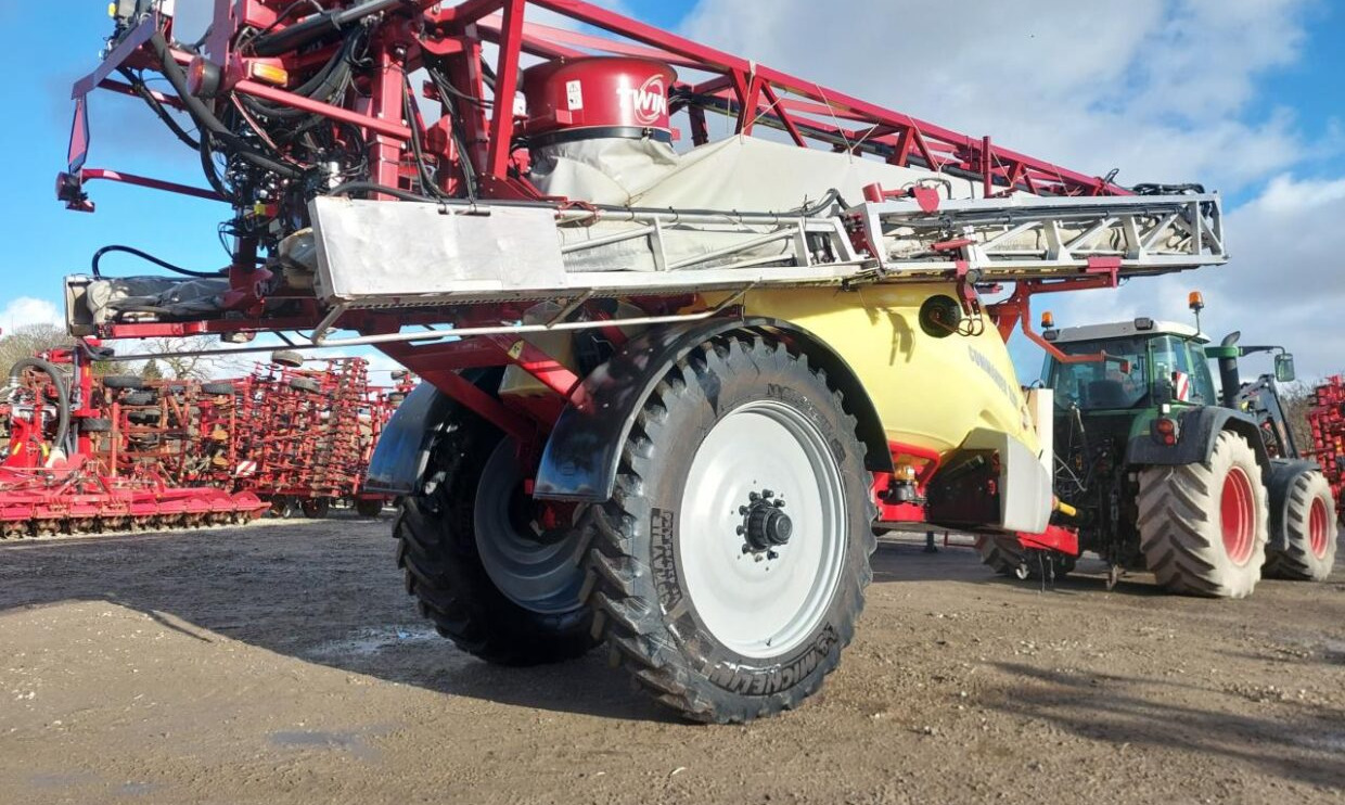 Hardi Commander 7000i - 36 m Twin - Vučena prskalica: slika Hardi Commander 7000i - 36 m Twin - Vučena prskalica Hardi Commander 7000i - 36 m Twin - Vučena prskalica: slika Hardi Commander 7000i - 36 m Twin - Vučena prskalica