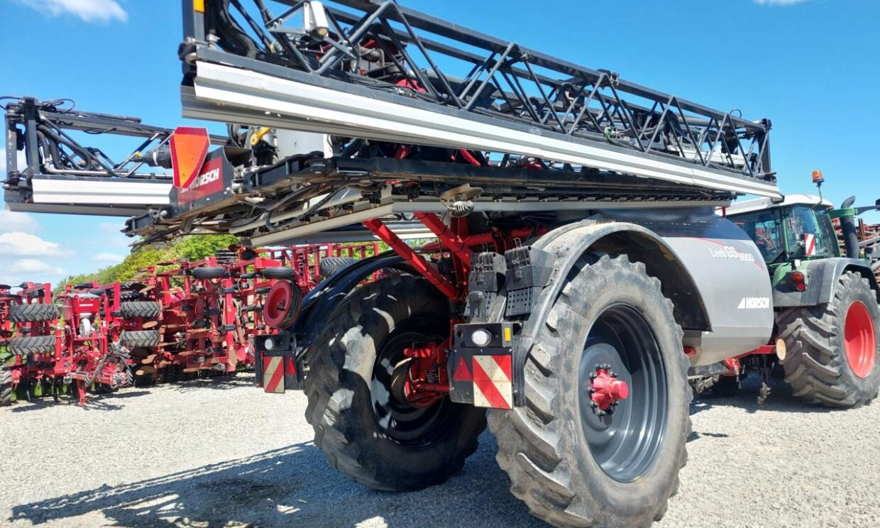 Horsch Leeb GS 8000 - Vučena prskalica: slika Horsch Leeb GS 8000 - Vučena prskalica Horsch Leeb GS 8000 - Vučena prskalica: slika Horsch Leeb GS 8000 - Vučena prskalica