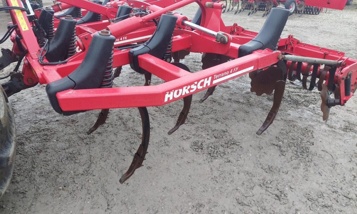 Horsch Terrano 4 FX - Drljača: slika Horsch Terrano 4 FX - Drljača Horsch Terrano 4 FX - Drljača: slika Horsch Terrano 4 FX - Drljača