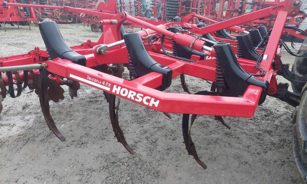 Horsch Terrano 4 FX - Drljača: slika Horsch Terrano 4 FX - Drljača Horsch Terrano 4 FX - Drljača: slika Horsch Terrano 4 FX - Drljača