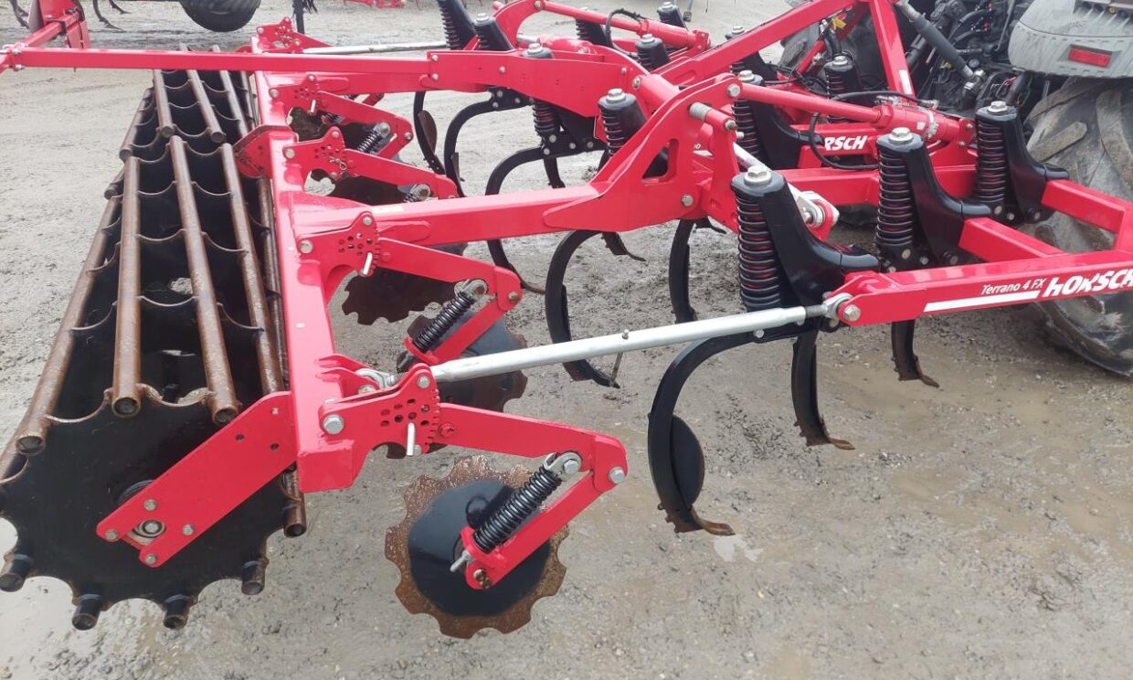 Horsch Terrano 4 FX - Kultivator: slika Horsch Terrano 4 FX - Kultivator Horsch Terrano 4 FX - Kultivator: slika Horsch Terrano 4 FX - Kultivator