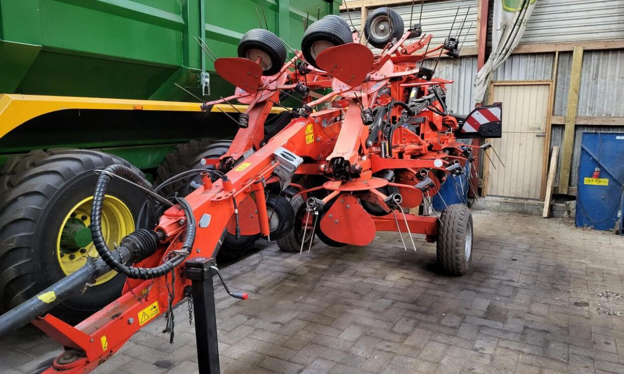 Kuhn 13M SPREDER - Prevrtač sijena/ Grabulje: slika Kuhn 13M SPREDER - Prevrtač sijena/ Grabulje Kuhn 13M SPREDER - Prevrtač sijena/ Grabulje: slika Kuhn 13M SPREDER - Prevrtač sijena/ Grabulje