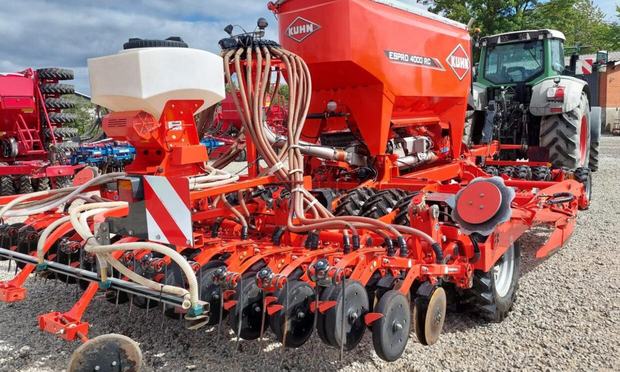 Kuhn ESPRO 4000 RC med frø-udstyr - Sijačica: slika Kuhn ESPRO 4000 RC med frø-udstyr - Sijačica Kuhn ESPRO 4000 RC med frø-udstyr - Sijačica: slika Kuhn ESPRO 4000 RC med frø-udstyr - Sijačica