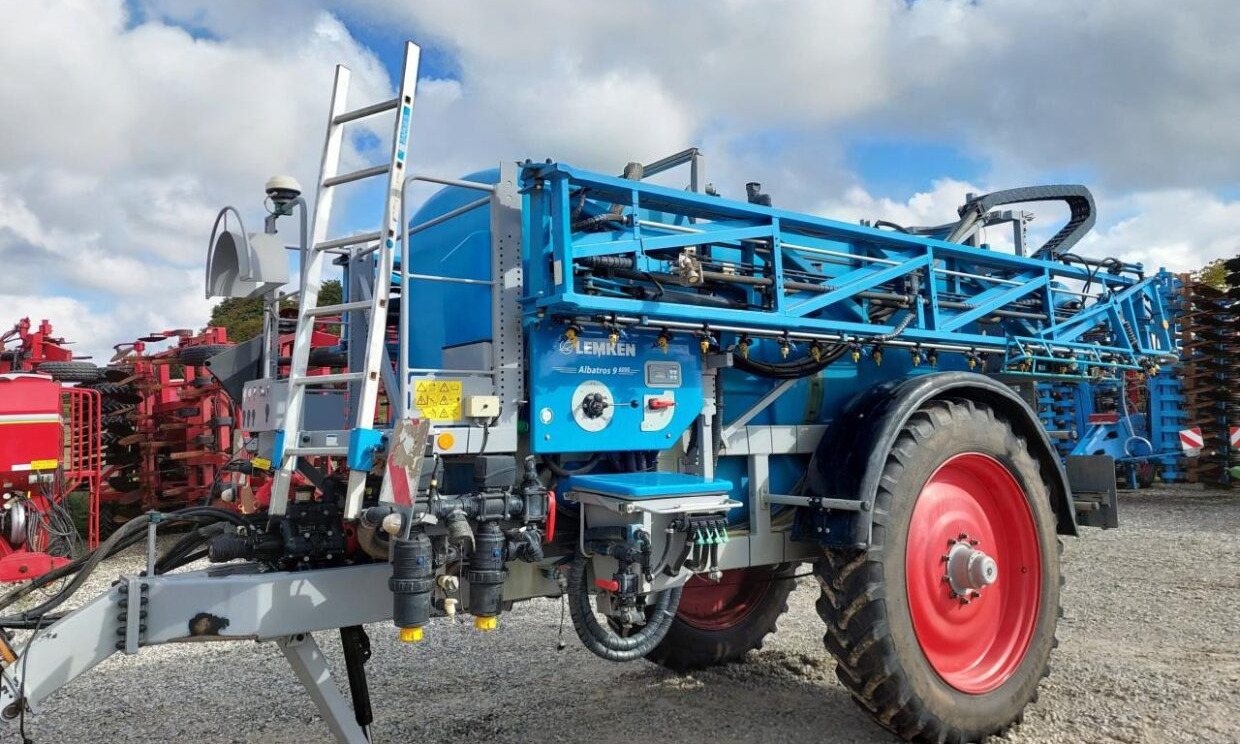 Lemken ALBATROS 9 6000 L med GPS - Vučena prskalica: slika Lemken ALBATROS 9 6000 L med GPS - Vučena prskalica Lemken ALBATROS 9 6000 L med GPS - Vučena prskalica: slika Lemken ALBATROS 9 6000 L med GPS - Vučena prskalica