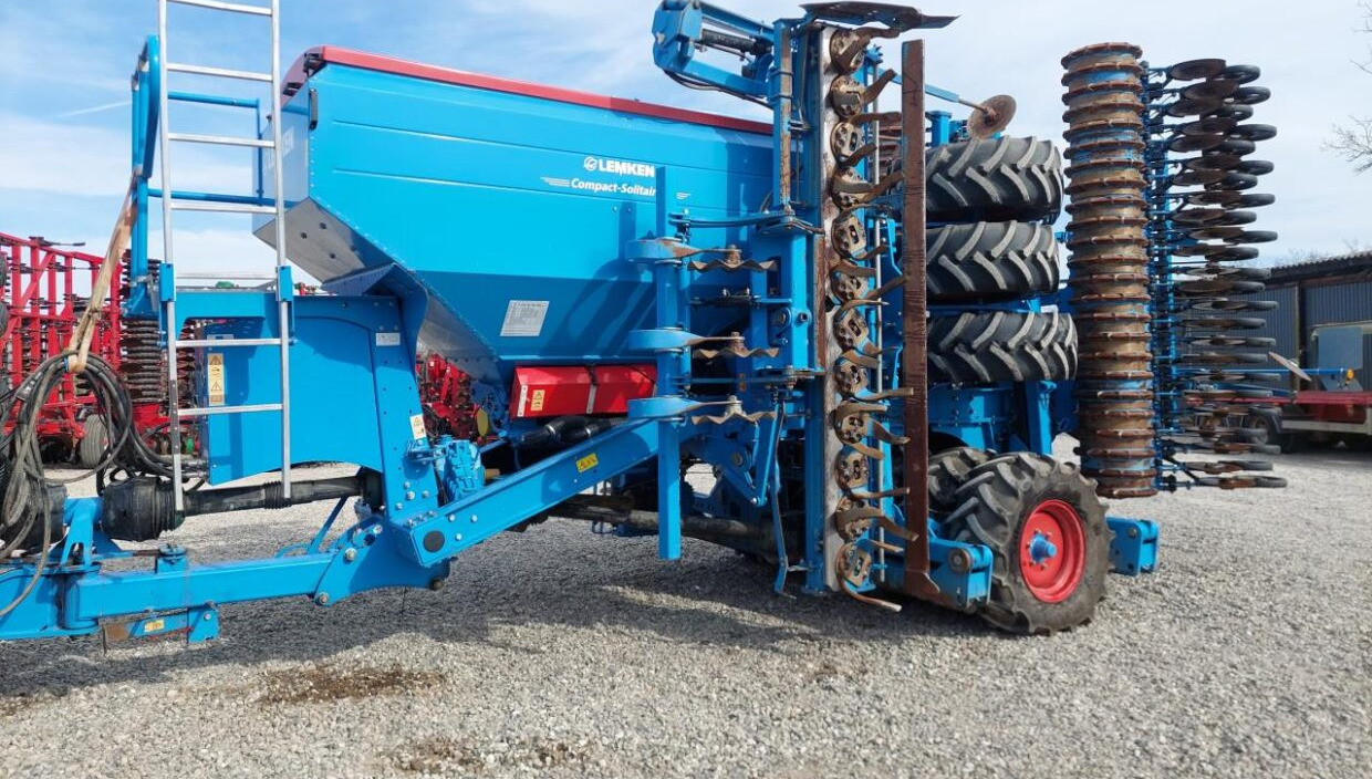 Lemken Compact-Solitair 9 KK - Kombajn i sijačica: slika Lemken Compact-Solitair 9 KK - Kombajn i sijačica Lemken Compact-Solitair 9 KK - Kombajn i sijačica: slika Lemken Compact-Solitair 9 KK - Kombajn i sijačica