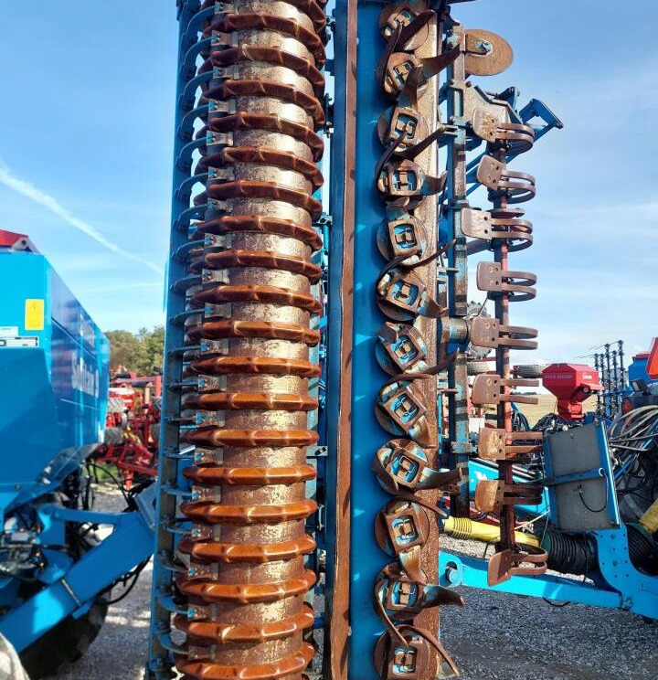 Lemken Solitair 9/600/Zirkon 10/600KA - Kombajn i sijačica: slika Lemken Solitair 9/600/Zirkon 10/600KA - Kombajn i sijačica Lemken Solitair 9/600/Zirkon 10/600KA - Kombajn i sijačica: slika Lemken Solitair 9/600/Zirkon 10/600KA - Kombajn i sijačica