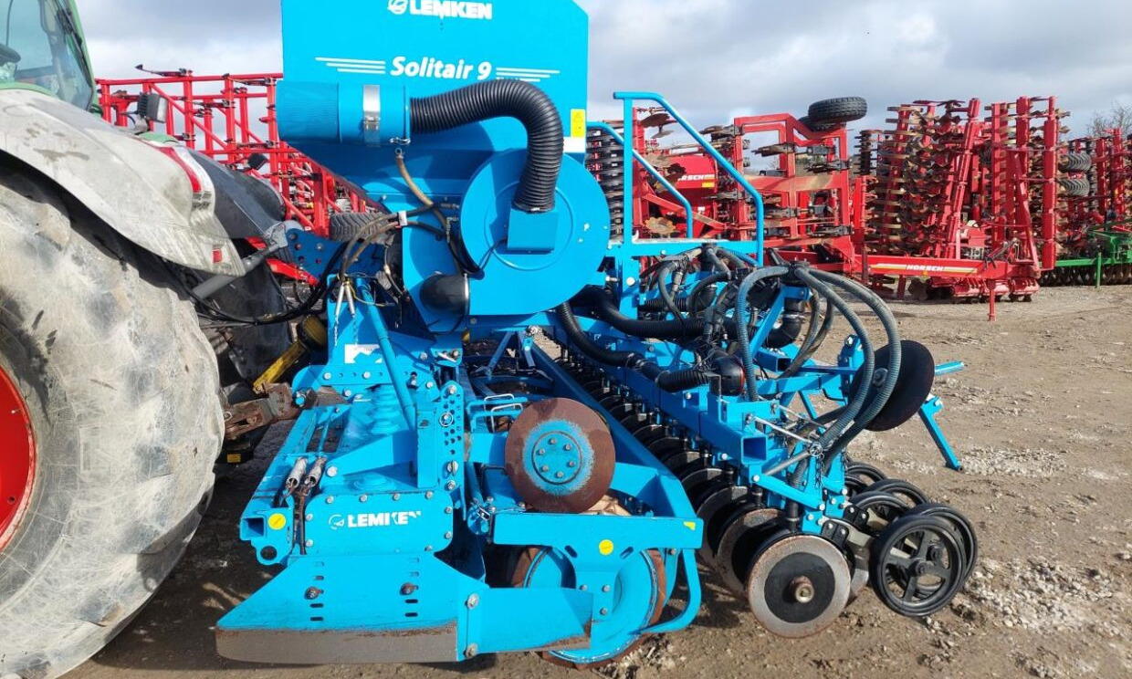 Lemken Zirkon 10/400 - Solitair 9-400 - Kombajn i sijačica: slika Lemken Zirkon 10/400 - Solitair 9-400 - Kombajn i sijačica Lemken Zirkon 10/400 - Solitair 9-400 - Kombajn i sijačica: slika Lemken Zirkon 10/400 - Solitair 9-400 - Kombajn i sijačica