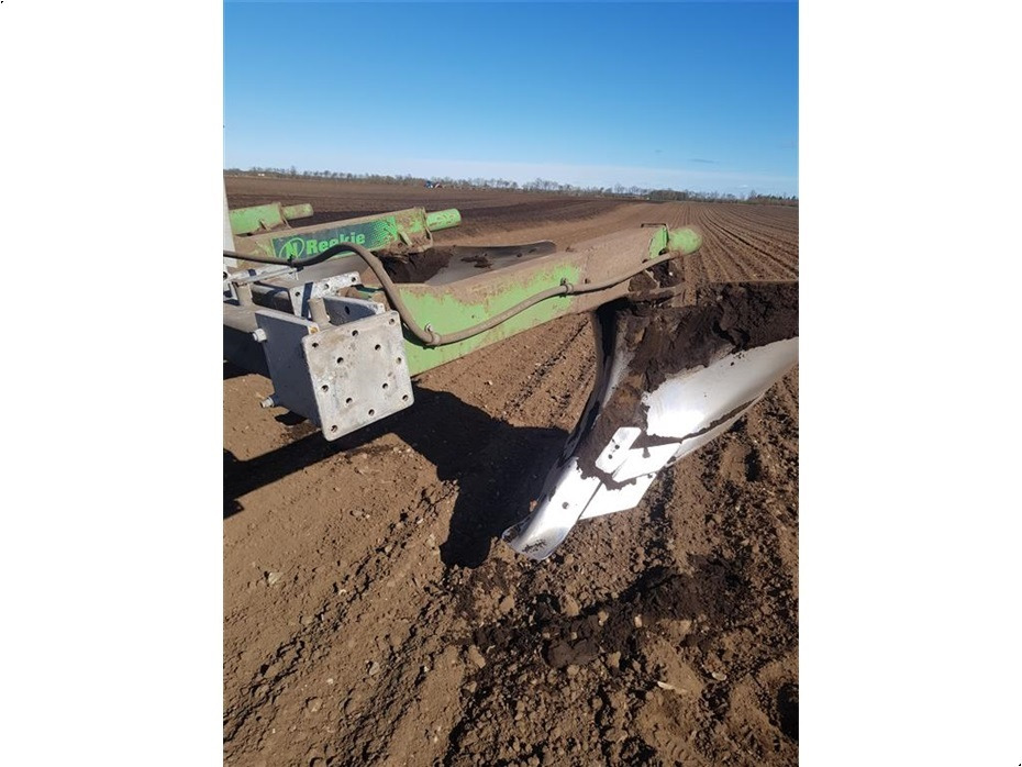 Reekie
4 elementer - Plug: slika Reekie
4 elementer - Plug Reekie
4 elementer - Plug: slika Reekie
4 elementer - Plug