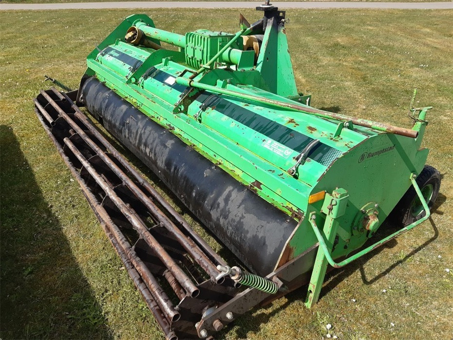 Rumptstad
RSF 2000 - Traktorska freza: slika Rumptstad
RSF 2000 - Traktorska freza Rumptstad
RSF 2000 - Traktorska freza: slika Rumptstad
RSF 2000 - Traktorska freza