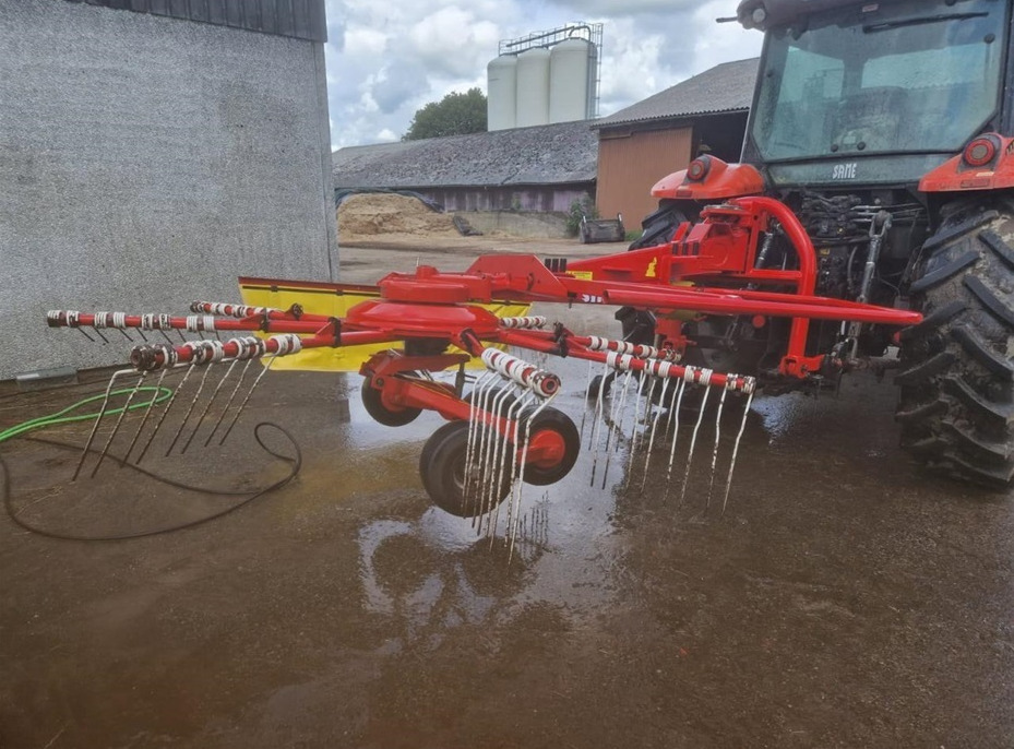 SIP 350 T rive - Prevrtač sijena/ Grabulje: slika SIP 350 T rive - Prevrtač sijena/ Grabulje SIP 350 T rive - Prevrtač sijena/ Grabulje: slika SIP 350 T rive - Prevrtač sijena/ Grabulje