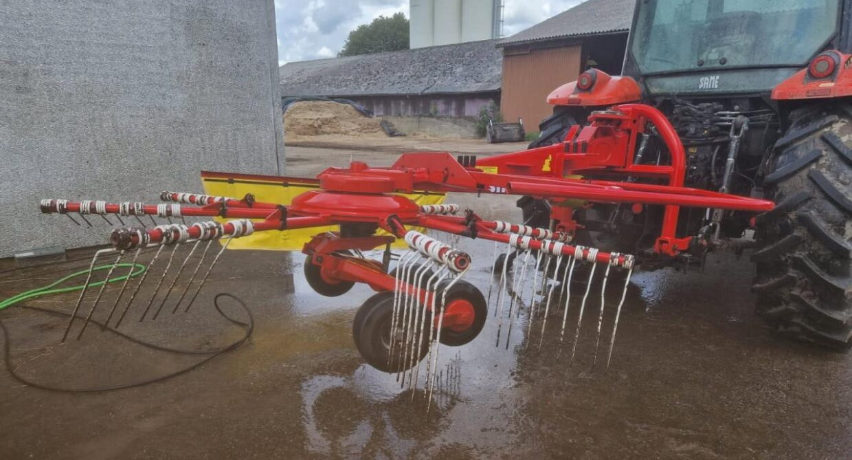 SIP 350 T rive - Prevrtač sijena/ Grabulje: slika SIP 350 T rive - Prevrtač sijena/ Grabulje SIP 350 T rive - Prevrtač sijena/ Grabulje: slika SIP 350 T rive - Prevrtač sijena/ Grabulje