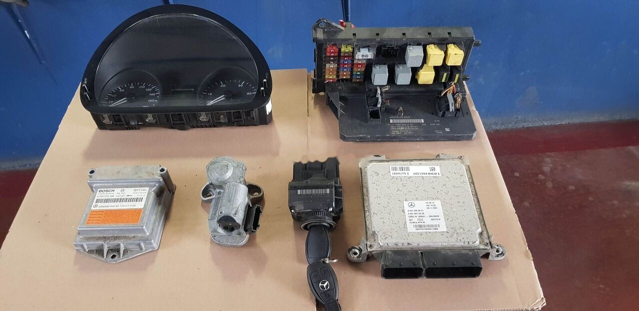 Delphi CRD2 .35 OM 651-SOLENOID Mercedes-Benz SPRIDER - Upravljačka jedinica (ECU) za Kamion: slika Delphi CRD2 .35 OM 651-SOLENOID Mercedes-Benz SPRIDER - Upravljačka jedinica (ECU) za Kamion Delphi CRD2 .35 OM 651-SOLENOID Mercedes-Benz SPRIDER - Upravljačka jedinica (ECU) za Kamion: slika Delphi CRD2 .35 OM 651-SOLENOID Mercedes-Benz SPRIDER - Upravljačka jedinica (ECU) za Kamion