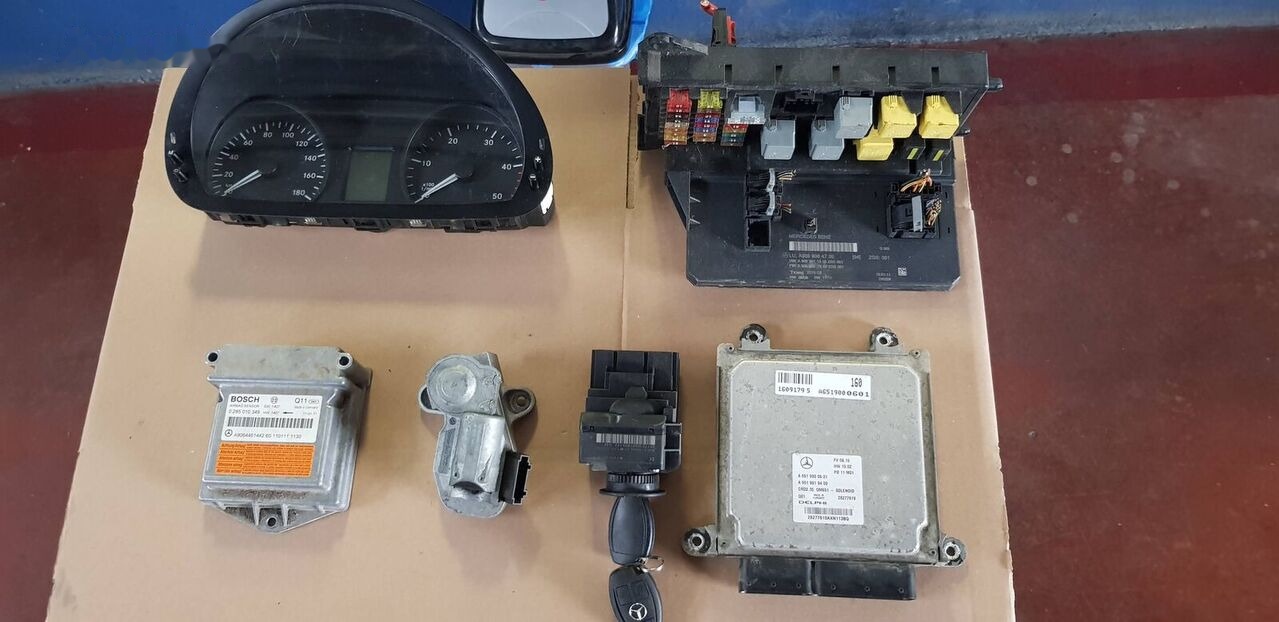 Upravljačka jedinica (ECU) za Kamion Delphi CRD2 .35 OM 651-SOLENOID   Mercedes-Benz SPRIDER: slika Upravljačka jedinica (ECU) za Kamion Delphi CRD2 .35 OM 651-SOLENOID   Mercedes-Benz SPRIDER