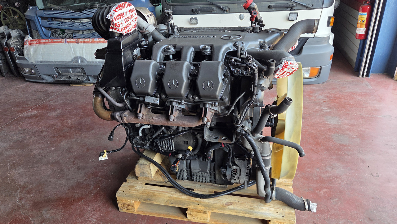 Motor MERCEDES-BENZ ACTROS MP3 EURO 5 OM 501 LA: slika Motor MERCEDES-BENZ ACTROS MP3 EURO 5 OM 501 LA