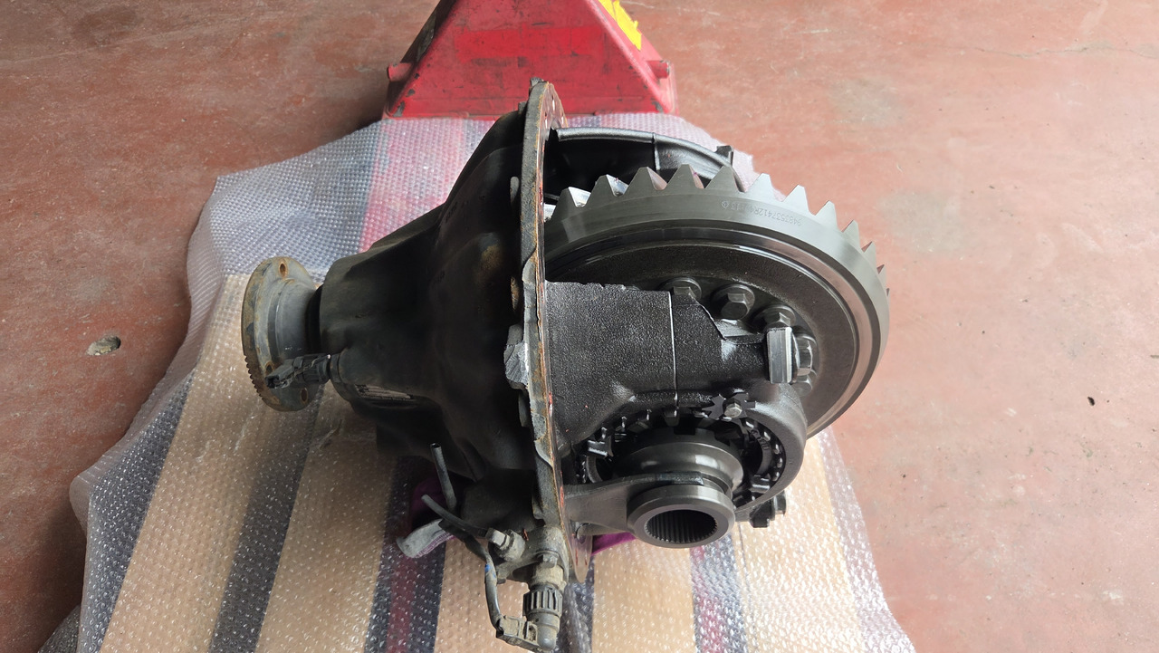 MERCEDES-BENZ ACTROS MP3 RADIO 40-13 - Reduktor pogona za Kamion: slika MERCEDES-BENZ ACTROS MP3 RADIO 40-13 - Reduktor pogona za Kamion MERCEDES-BENZ ACTROS MP3 RADIO 40-13 - Reduktor pogona za Kamion: slika MERCEDES-BENZ ACTROS MP3 RADIO 40-13 - Reduktor pogona za Kamion