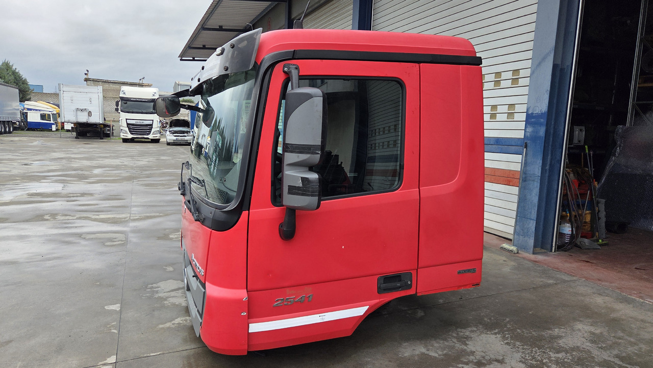 MERCEDES-BENZ CABIN ACTROS MP3 MEDIUM - Kabina za Kamion: slika MERCEDES-BENZ CABIN ACTROS MP3 MEDIUM - Kabina za Kamion MERCEDES-BENZ CABIN ACTROS MP3 MEDIUM - Kabina za Kamion: slika MERCEDES-BENZ CABIN ACTROS MP3 MEDIUM - Kabina za Kamion