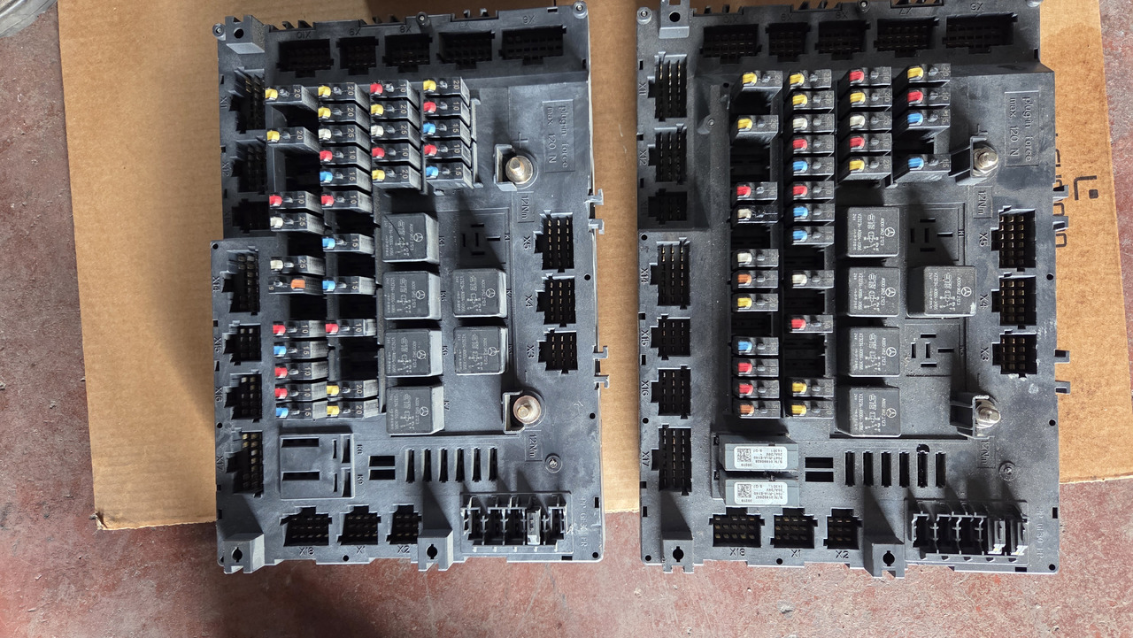 MERCEDES-BENZ Mercedes-Benz ACTROS ATEGO MP4 EURO 6 - Ploča s instrumentima za Kamion: slika MERCEDES-BENZ Mercedes-Benz ACTROS ATEGO MP4 EURO 6 - Ploča s instrumentima za Kamion MERCEDES-BENZ Mercedes-Benz ACTROS ATEGO MP4 EURO 6 - Ploča s instrumentima za Kamion: slika MERCEDES-BENZ Mercedes-Benz ACTROS ATEGO MP4 EURO 6 - Ploča s instrumentima za Kamion