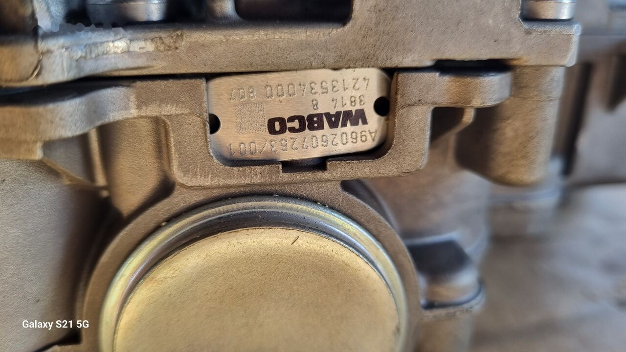 Mercedes-Benz ATEGO EURO 6 SHIFTING CYLINDER Mercedes-Benz ATEGO EURO 6 - Ručica mjenjača za Kamion: slika Mercedes-Benz ATEGO EURO 6 SHIFTING CYLINDER Mercedes-Benz ATEGO EURO 6 - Ručica mjenjača za Kamion Mercedes-Benz ATEGO EURO 6 SHIFTING CYLINDER Mercedes-Benz ATEGO EURO 6 - Ručica mjenjača za Kamion: slika Mercedes-Benz ATEGO EURO 6 SHIFTING CYLINDER Mercedes-Benz ATEGO EURO 6 - Ručica mjenjača za Kamion