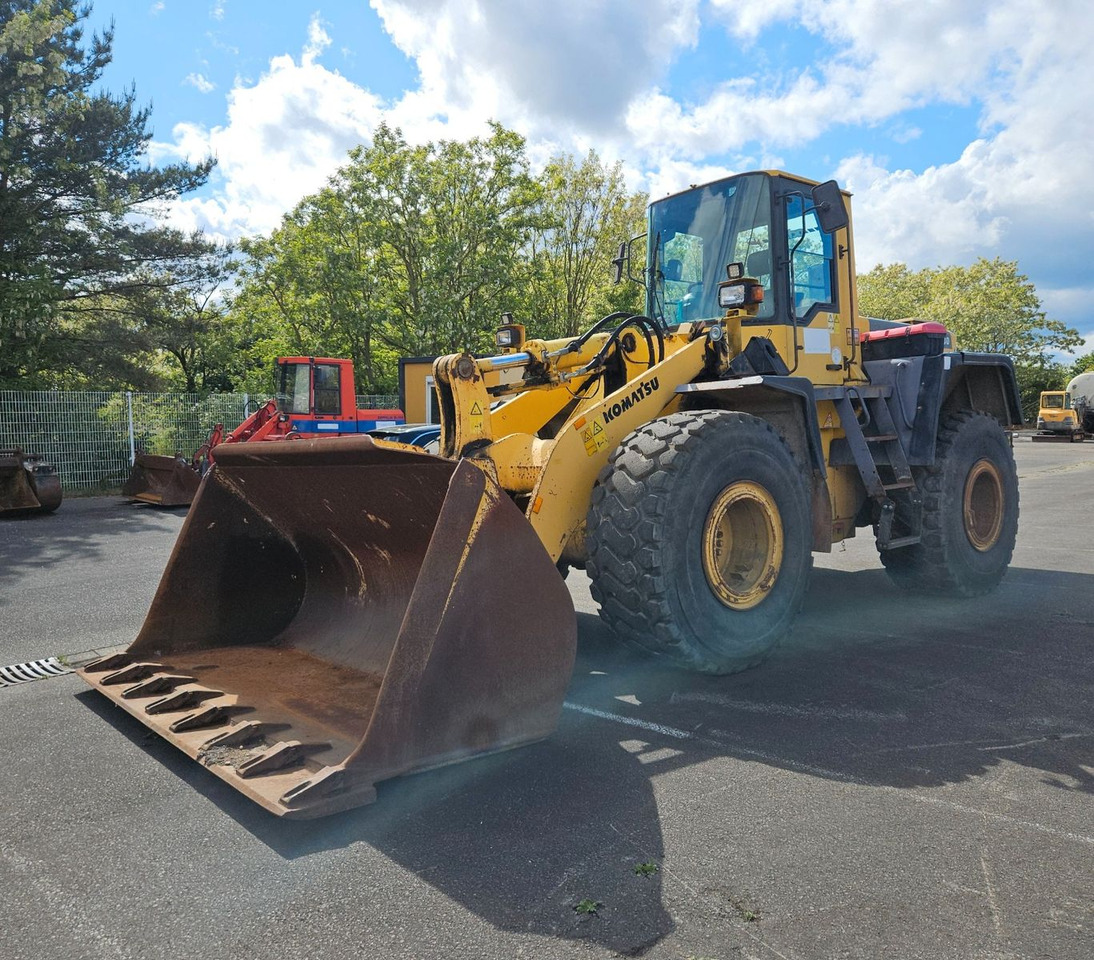 Komatsu WA 380-3 - Utovarivač na kotačima: slika Komatsu WA 380-3 - Utovarivač na kotačima Komatsu WA 380-3 - Utovarivač na kotačima: slika Komatsu WA 380-3 - Utovarivač na kotačima