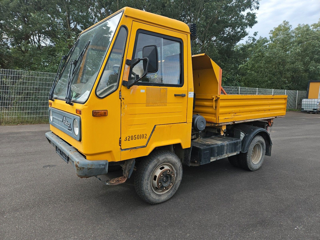 Multicar M26 Dreiseitenkipper 4x4 - Mali kamion kiper: slika Multicar M26 Dreiseitenkipper 4x4 - Mali kamion kiper Multicar M26 Dreiseitenkipper 4x4 - Mali kamion kiper: slika Multicar M26 Dreiseitenkipper 4x4 - Mali kamion kiper