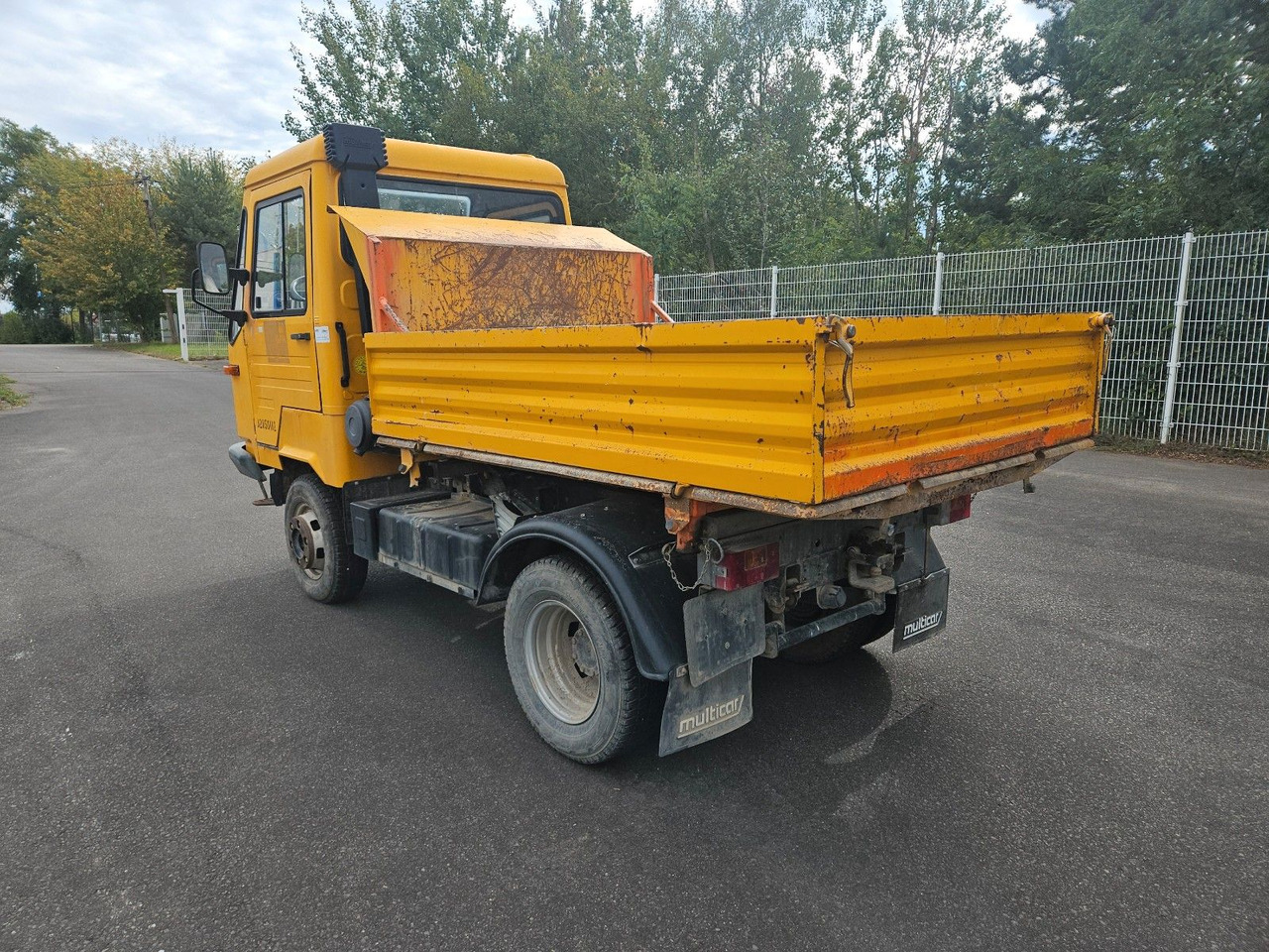 Multicar M26 Dreiseitenkipper 4x4 - Mali kamion kiper: slika Multicar M26 Dreiseitenkipper 4x4 - Mali kamion kiper Multicar M26 Dreiseitenkipper 4x4 - Mali kamion kiper: slika Multicar M26 Dreiseitenkipper 4x4 - Mali kamion kiper