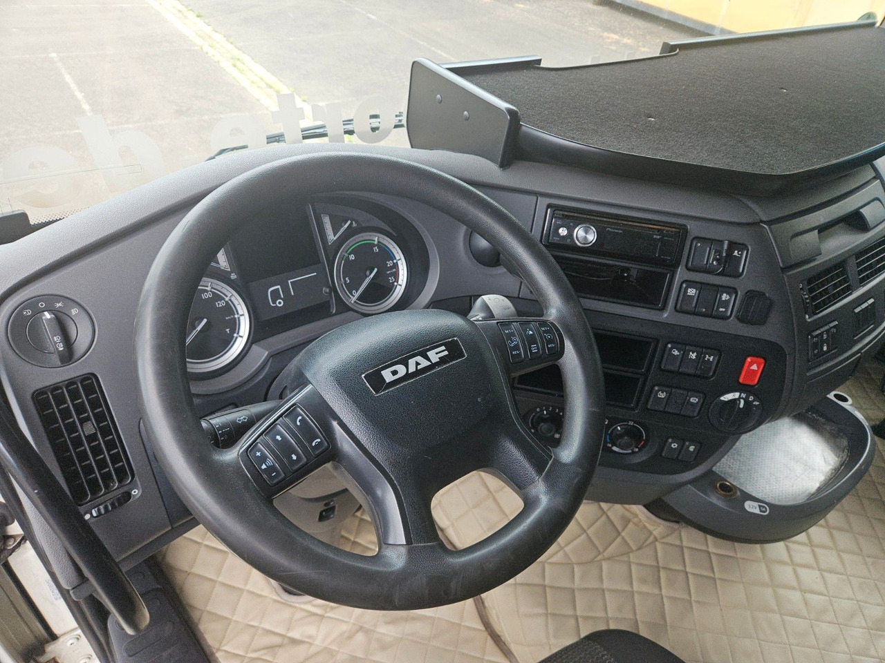 DAF XF 460 SSC SuperSpaceCab Retarder - Tegljač: slika DAF XF 460 SSC SuperSpaceCab Retarder - Tegljač DAF XF 460 SSC SuperSpaceCab Retarder - Tegljač: slika DAF XF 460 SSC SuperSpaceCab Retarder - Tegljač