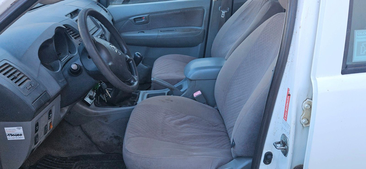 Toyota Hilux Double Cab 4x4 - SUV: slika Toyota Hilux Double Cab 4x4 - SUV Toyota Hilux Double Cab 4x4 - SUV: slika Toyota Hilux Double Cab 4x4 - SUV