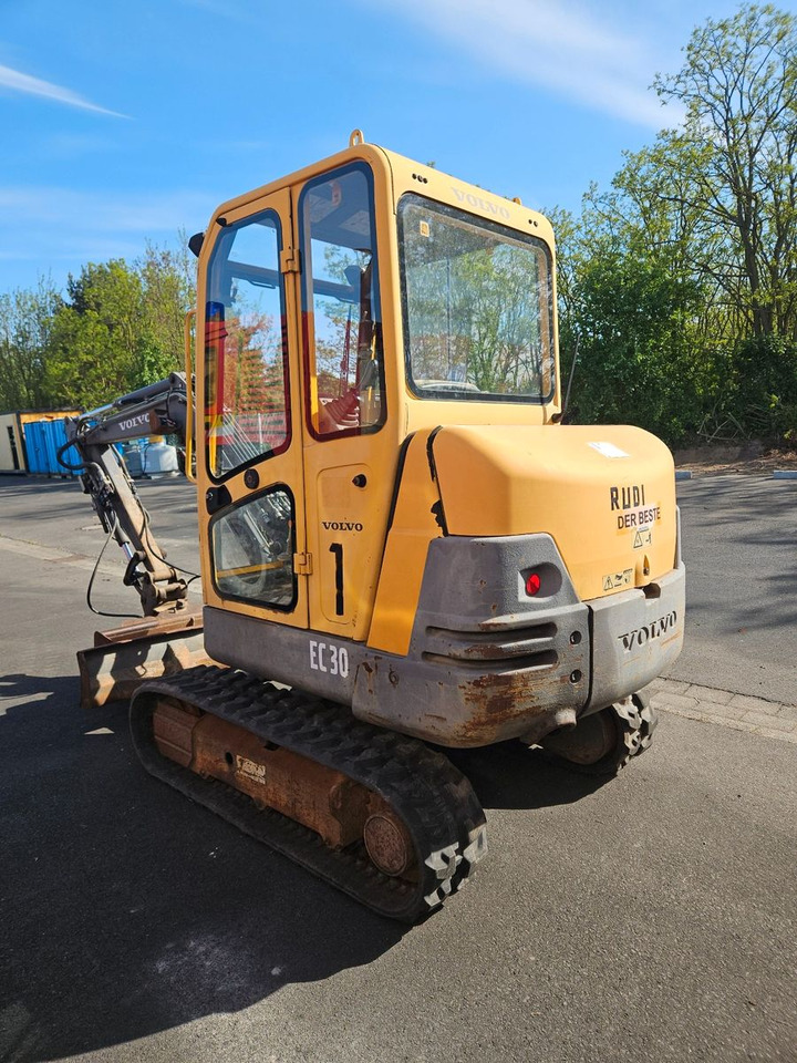 Volvo EC30 - Mini bager: slika Volvo EC30 - Mini bager Volvo EC30 - Mini bager: slika Volvo EC30 - Mini bager