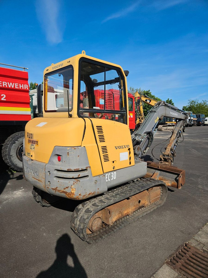 Volvo EC30 - Mini bager: slika Volvo EC30 - Mini bager Volvo EC30 - Mini bager: slika Volvo EC30 - Mini bager
