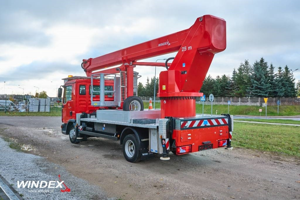 Wumag WT 250 - Podizna platforma montirana na kamion: slika Wumag WT 250 - Podizna platforma montirana na kamion Wumag WT 250 - Podizna platforma montirana na kamion: slika Wumag WT 250 - Podizna platforma montirana na kamion