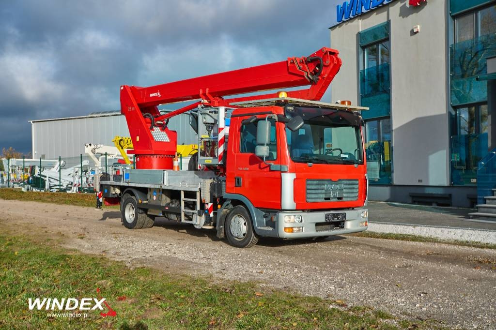 Wumag WT 250 - Podizna platforma montirana na kamion: slika Wumag WT 250 - Podizna platforma montirana na kamion Wumag WT 250 - Podizna platforma montirana na kamion: slika Wumag WT 250 - Podizna platforma montirana na kamion