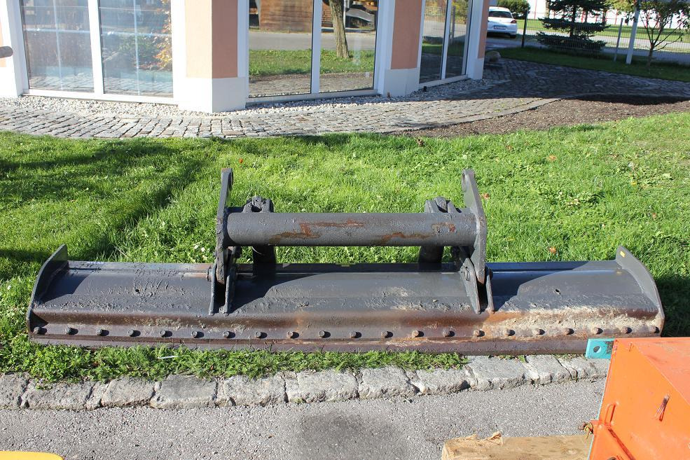 Atlas 1302 E - Nož za Građevinski strojevi: slika Atlas 1302 E - Nož za Građevinski strojevi Atlas 1302 E - Nož za Građevinski strojevi: slika Atlas 1302 E - Nož za Građevinski strojevi