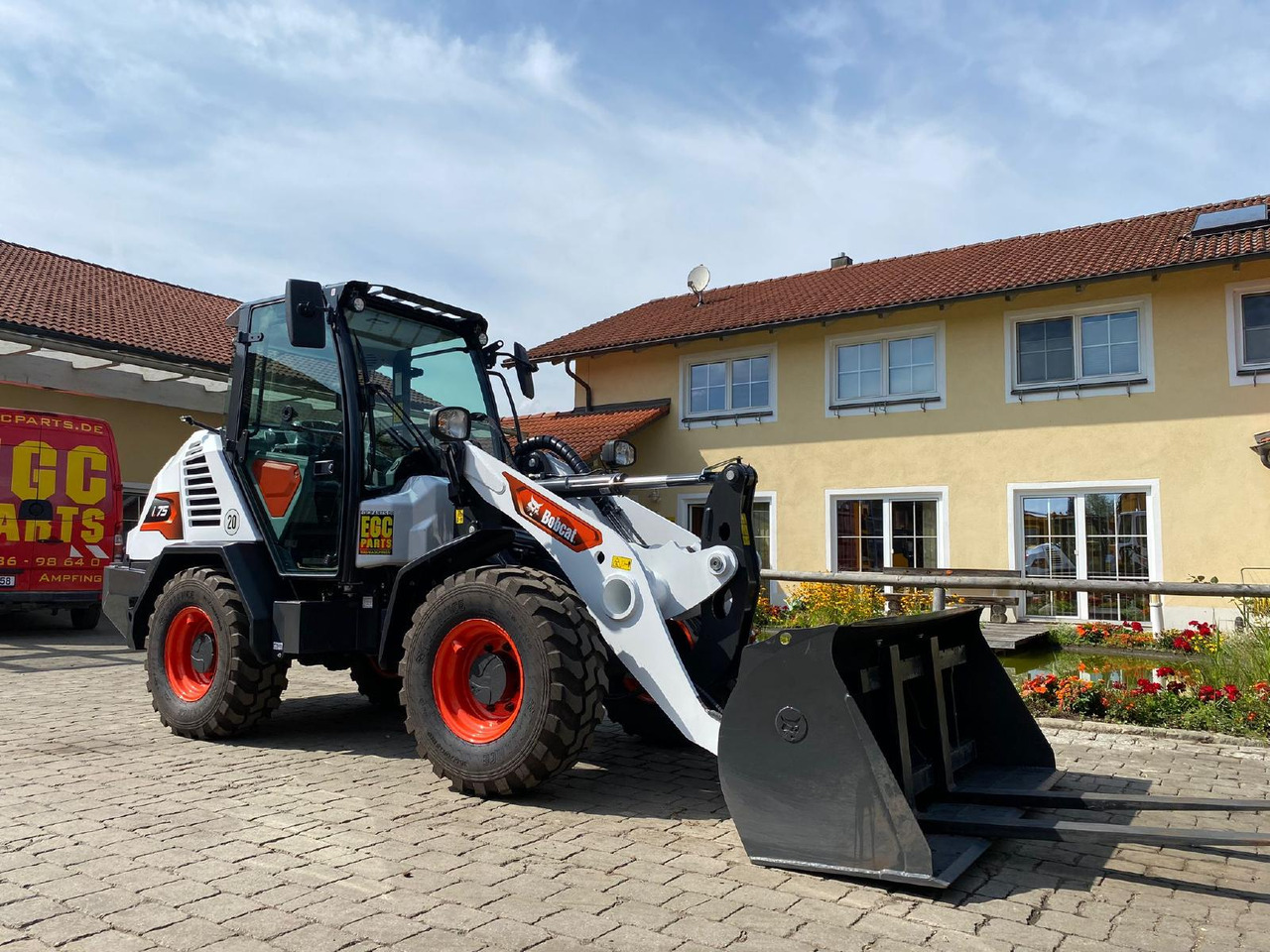 Bobcat L75 - Utovarivač na kotačima: slika Bobcat L75 - Utovarivač na kotačima Bobcat L75 - Utovarivač na kotačima: slika Bobcat L75 - Utovarivač na kotačima