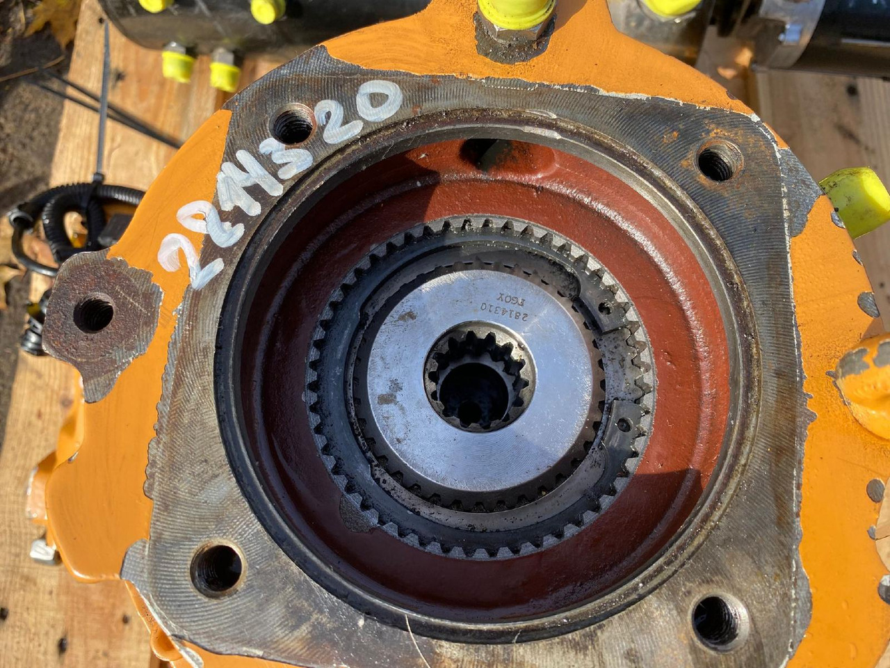 Case WX 165 Carraro - Motor okretanja za Građevinski strojevi: slika Case WX 165 Carraro - Motor okretanja za Građevinski strojevi Case WX 165 Carraro - Motor okretanja za Građevinski strojevi: slika Case WX 165 Carraro - Motor okretanja za Građevinski strojevi