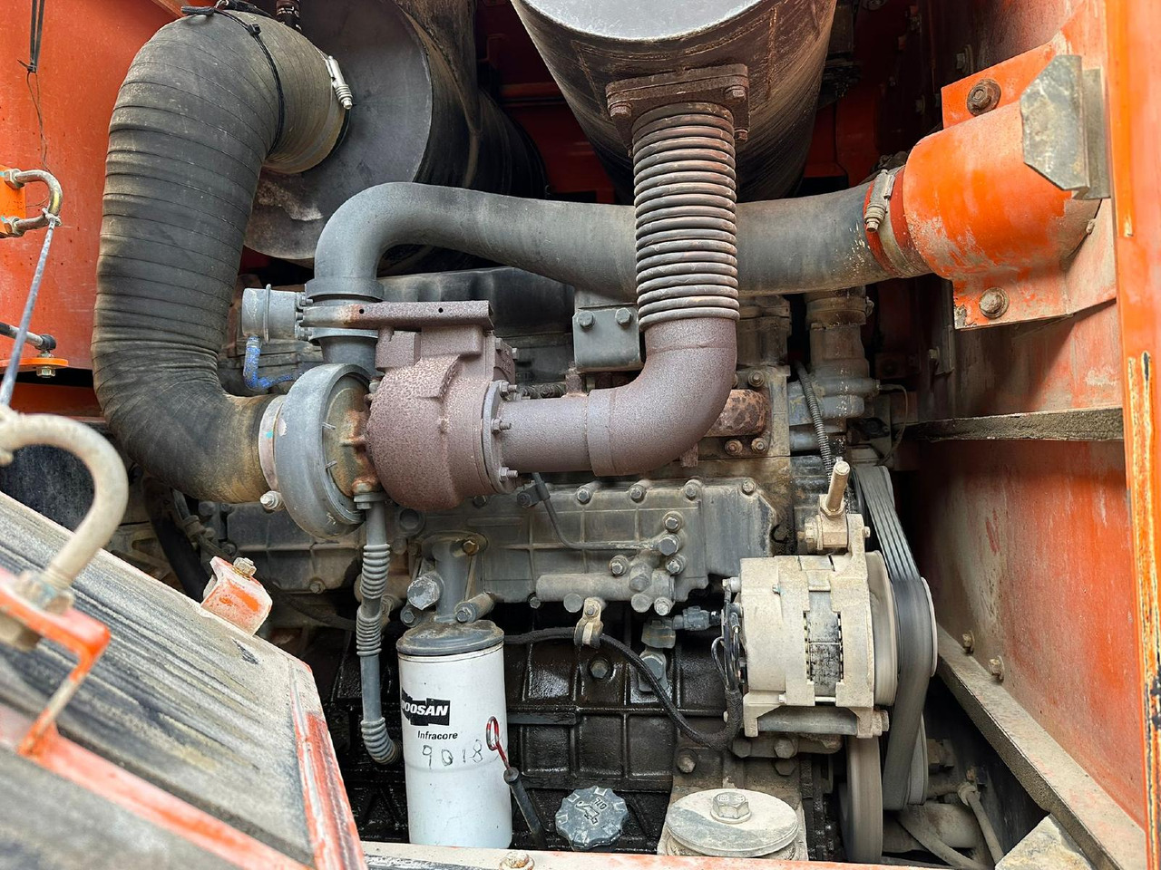 Doosan DL 300 - Utovarivač na kotačima: slika Doosan DL 300 - Utovarivač na kotačima Doosan DL 300 - Utovarivač na kotačima: slika Doosan DL 300 - Utovarivač na kotačima