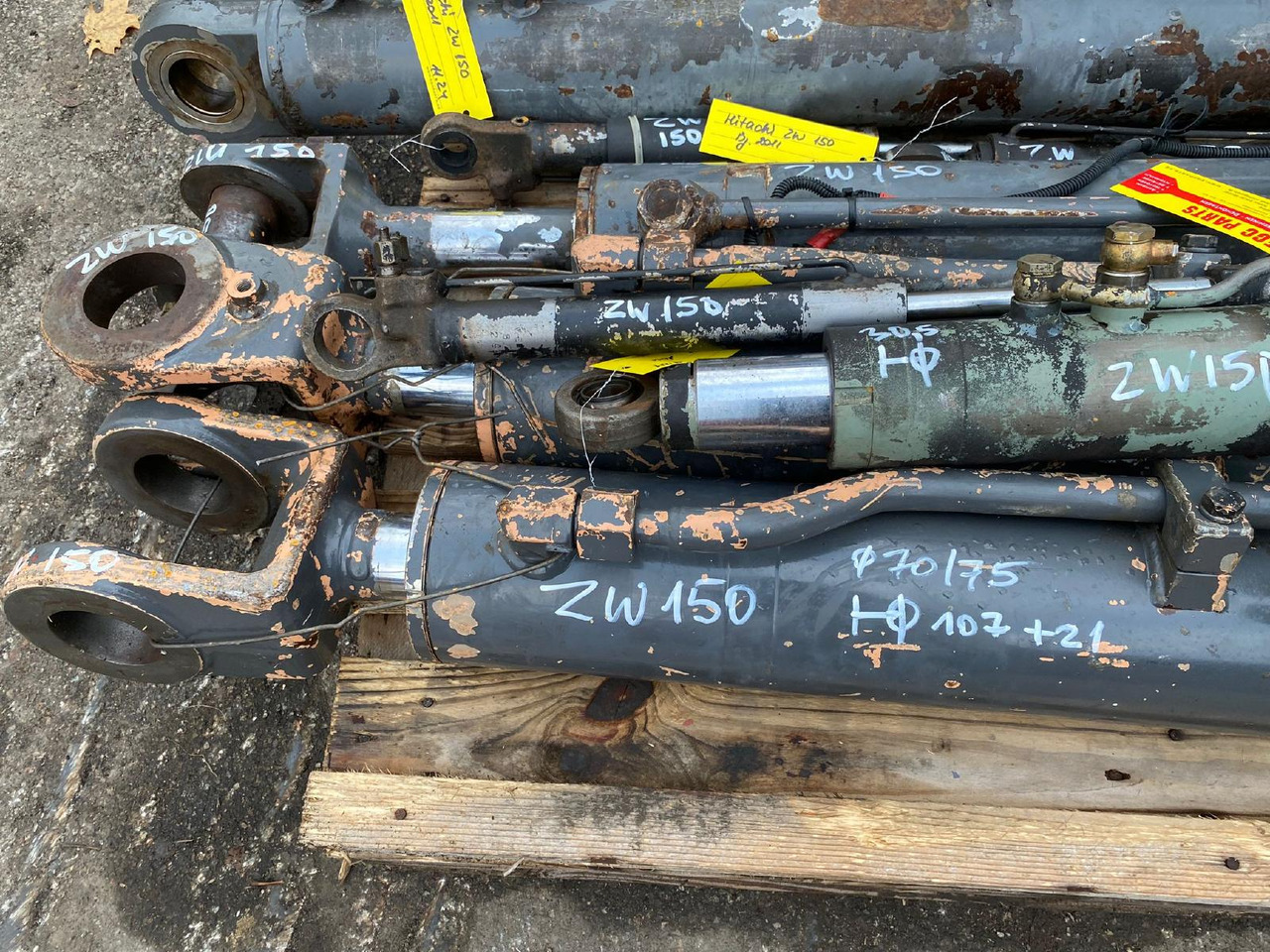 Hitachi ZW 150 - Hidraulični cilindar za Građevinski strojevi: slika Hitachi ZW 150 - Hidraulični cilindar za Građevinski strojevi Hitachi ZW 150 - Hidraulični cilindar za Građevinski strojevi: slika Hitachi ZW 150 - Hidraulični cilindar za Građevinski strojevi