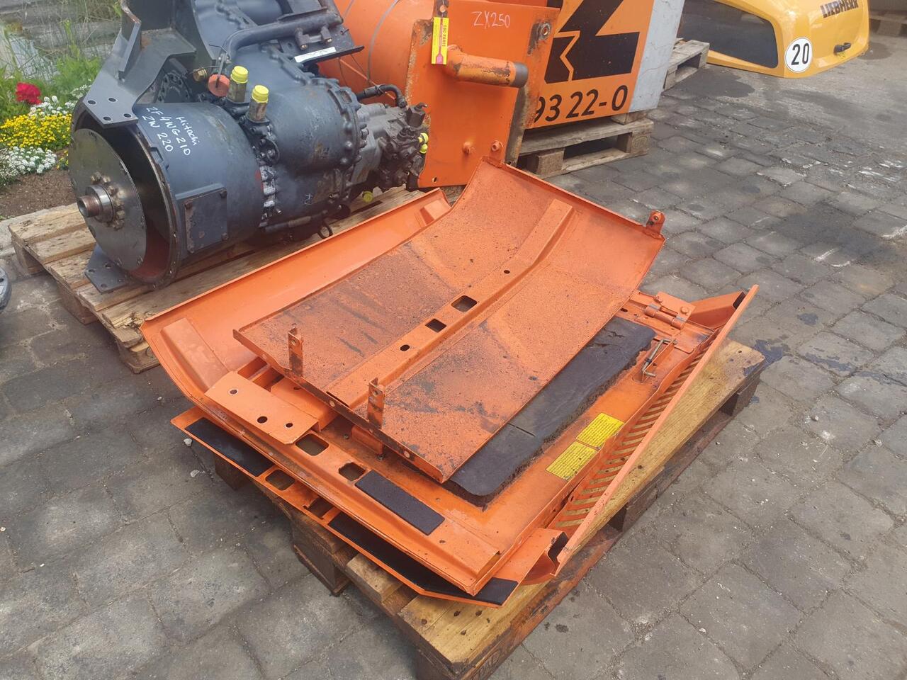 Hitachi ZX 250 - Karoserija i eksterijer za Bager: slika Hitachi ZX 250 - Karoserija i eksterijer za Bager Hitachi ZX 250 - Karoserija i eksterijer za Bager: slika Hitachi ZX 250 - Karoserija i eksterijer za Bager
