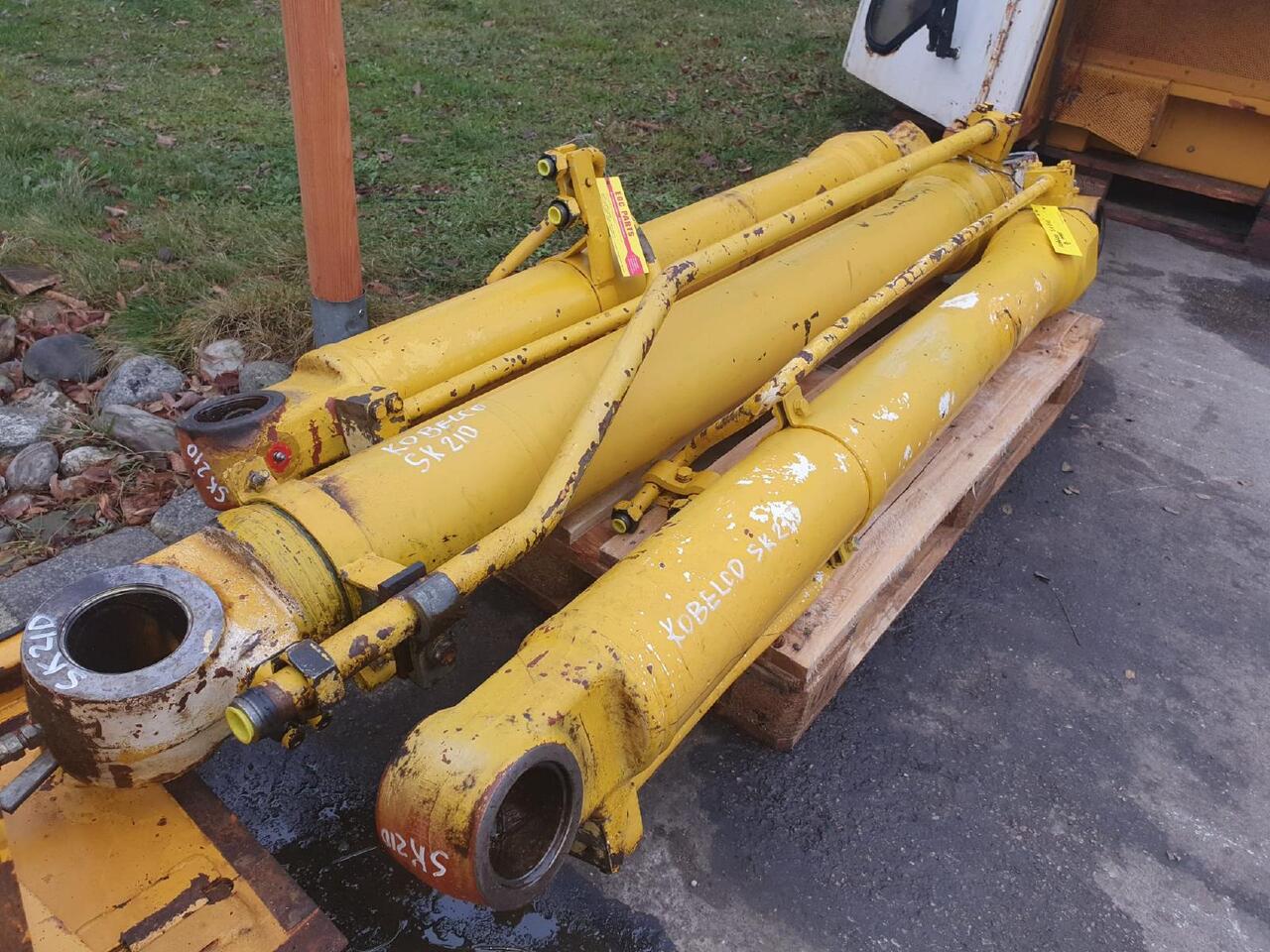 Kobelco SK 210 - Hidraulični cilindar za Građevinski strojevi: slika  Kobelco SK 210 - Hidraulični cilindar za Građevinski strojevi Kobelco SK 210 - Hidraulični cilindar za Građevinski strojevi: slika  Kobelco SK 210 - Hidraulični cilindar za Građevinski strojevi