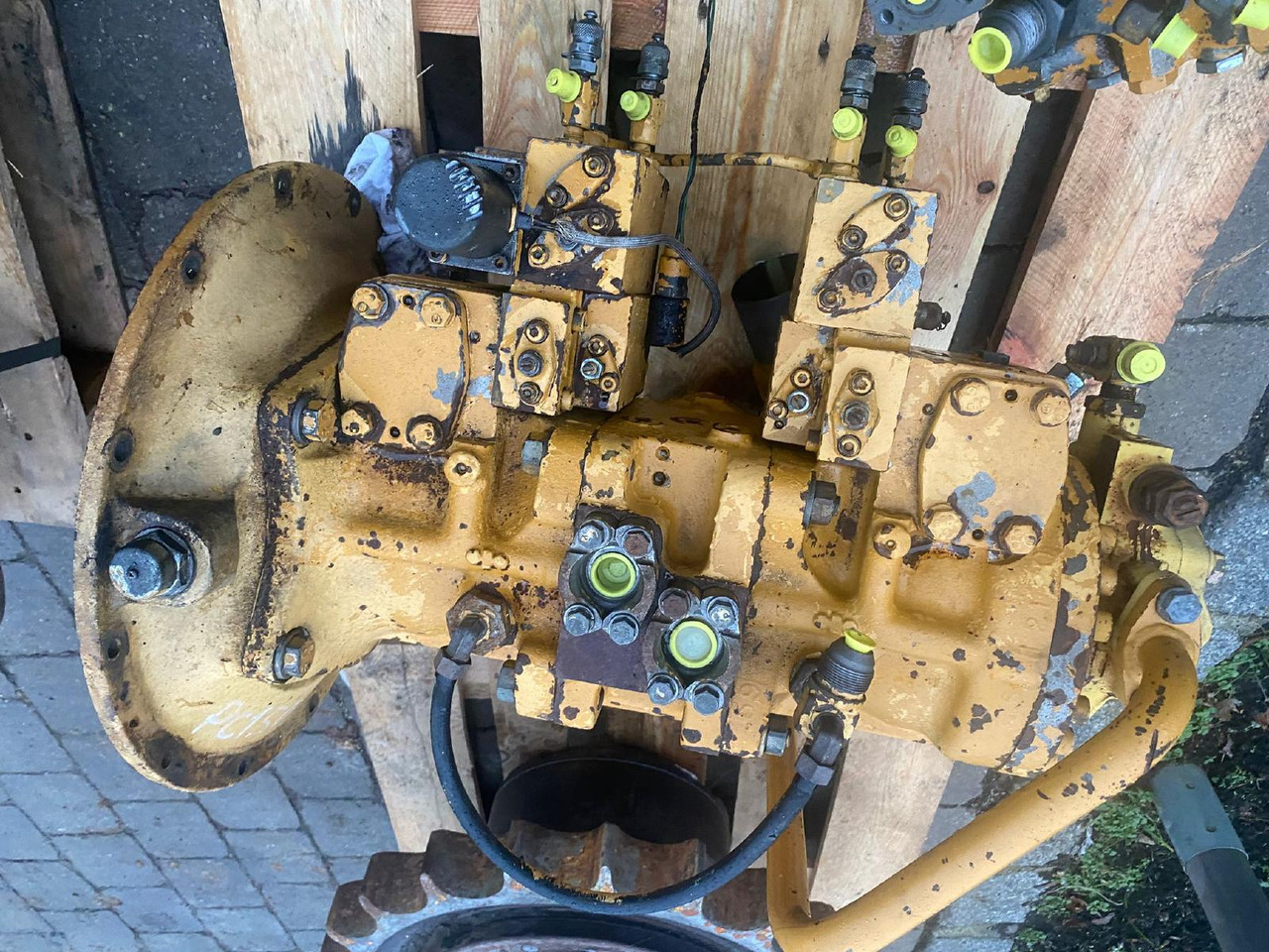 Komatsu PC 150 - Hidraulika za Građevinski strojevi: slika Komatsu PC 150 - Hidraulika za Građevinski strojevi Komatsu PC 150 - Hidraulika za Građevinski strojevi: slika Komatsu PC 150 - Hidraulika za Građevinski strojevi