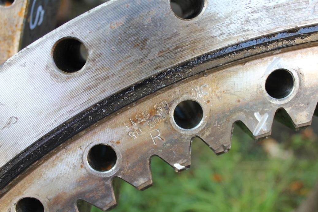 Komatsu PW 95 - Okretni prsten za Građevinski strojevi: slika Komatsu PW 95 - Okretni prsten za Građevinski strojevi Komatsu PW 95 - Okretni prsten za Građevinski strojevi: slika Komatsu PW 95 - Okretni prsten za Građevinski strojevi