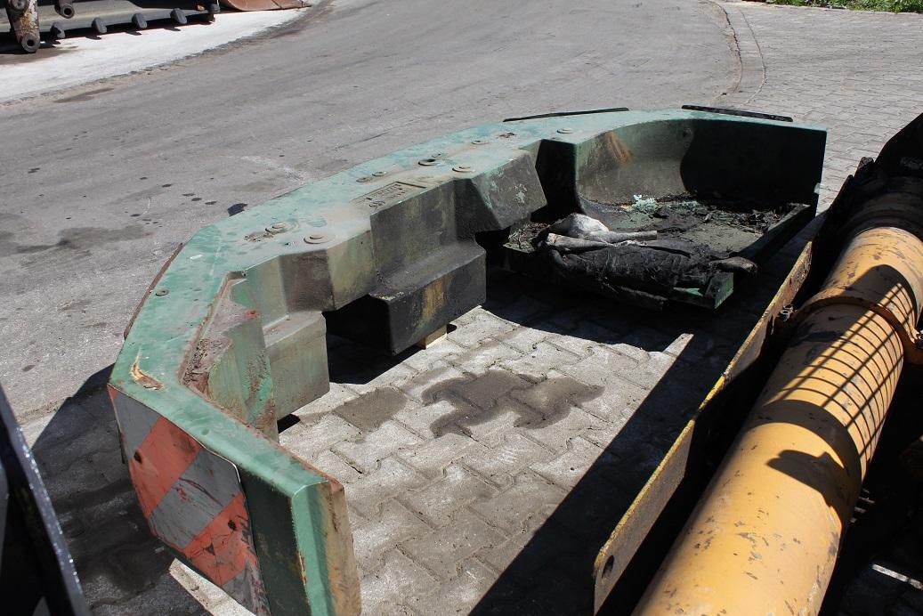 Liebherr A 312 - Protuuteg za Bager: slika Liebherr A 312 - Protuuteg za Bager Liebherr A 312 - Protuuteg za Bager: slika Liebherr A 312 - Protuuteg za Bager