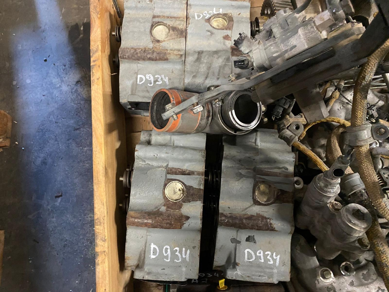 Liebherr D934S A7 - Motor i dijelovi za Građevinski strojevi: slika Liebherr D934S A7 - Motor i dijelovi za Građevinski strojevi Liebherr D934S A7 - Motor i dijelovi za Građevinski strojevi: slika Liebherr D934S A7 - Motor i dijelovi za Građevinski strojevi